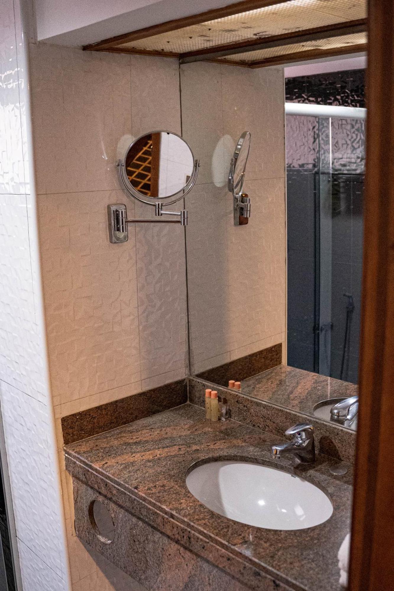 Black Stream Hotel (Adults Only) Ribeirao Preto Ruang foto
